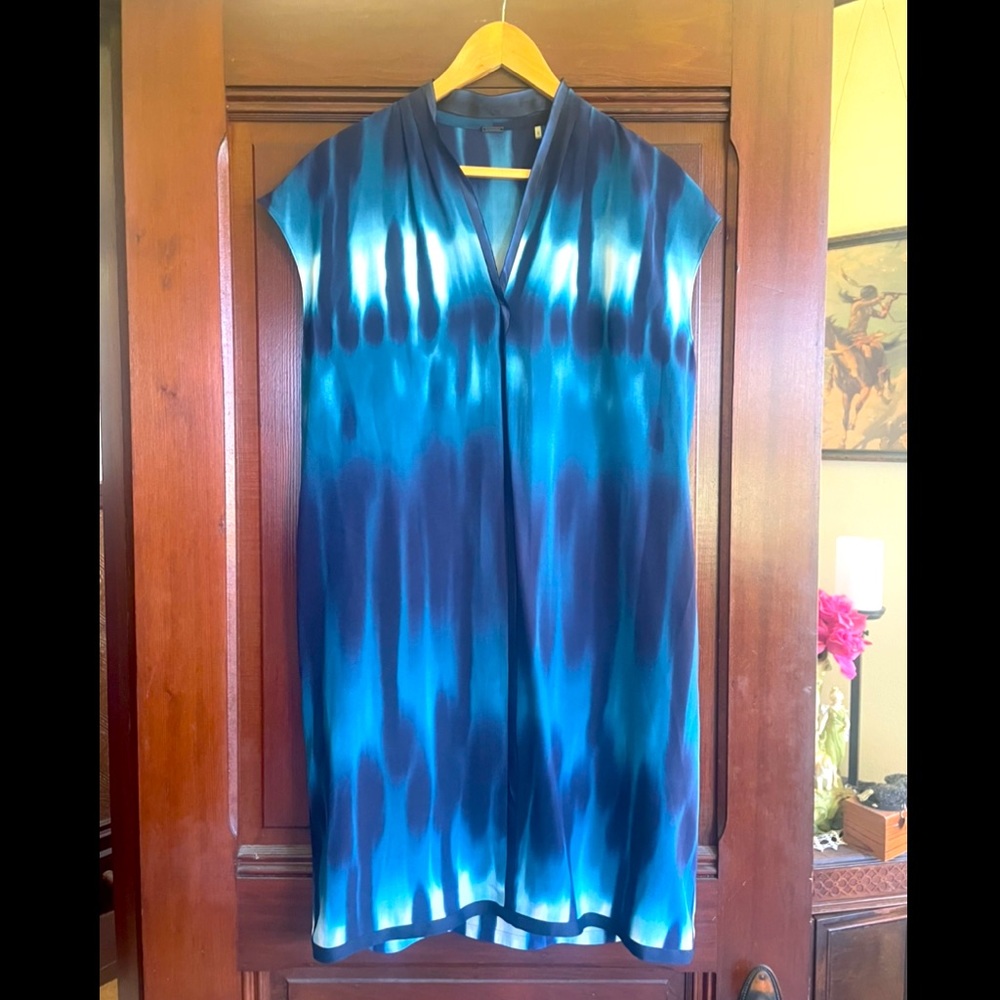 100% silk Tahari Blue Dallas tunic dress